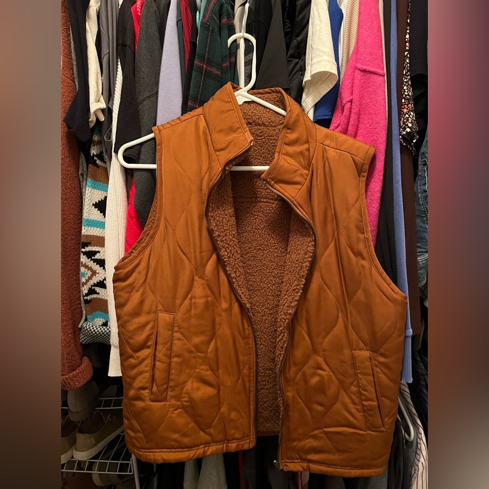 Reversible vest